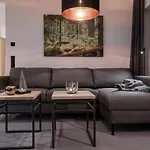 Forstgut - Premium Waldchalets Und アパート