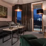 Forstgut - Premium Waldchalets Und アパート *