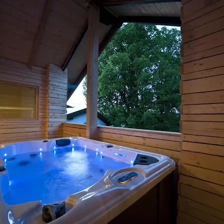 Forstgut - Premium Waldchalets Und Apartamento Regen