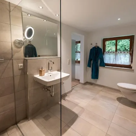 Forstgut - Premium Waldchalets Und * Regen