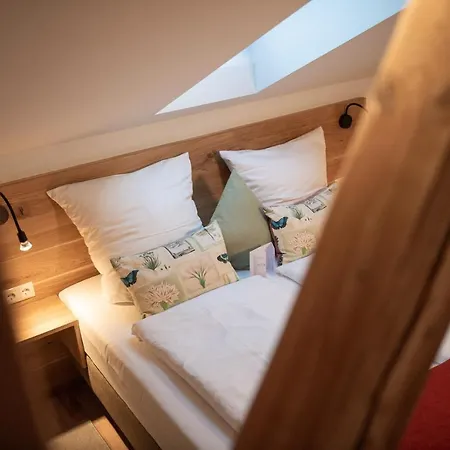 Forstgut - Premium Waldchalets Und Regen