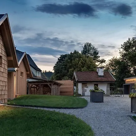 Forstgut - Premium Waldchalets Und * Regen